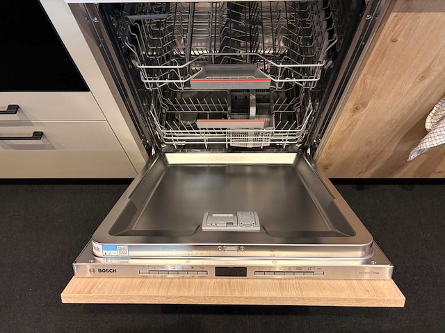 Combinatie van kavels 8 t/m 14 (keller showroomkeuken met bora apparatuur) - afbeelding 12 van  61