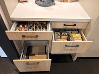 Combinatie van kavels 8 t/m 14 (keller showroomkeuken met bora apparatuur) - afbeelding 11 van  50