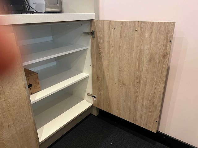 Combinatie van kavels 8 t/m 14 (keller showroomkeuken met bora apparatuur) - afbeelding 38 van  50