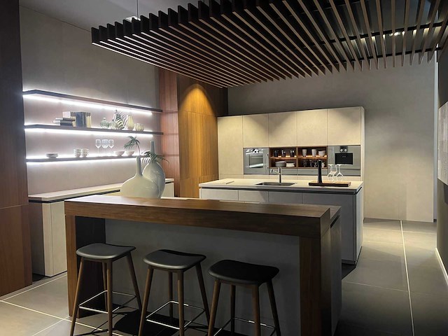 Combinatie van kavels 9 t/m 17 (pronorm beurskeuken met gaggenau apparatuur) - afbeelding 1 van  22