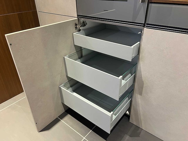 Combinatie van kavels 9 t/m 17 (pronorm beurskeuken met gaggenau apparatuur) - afbeelding 17 van  51