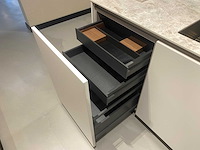 Combinatie van kavels 9 t/m 17 (stosa showroomkeuken met siemens studioline apparatuur) - afbeelding 17 van  43