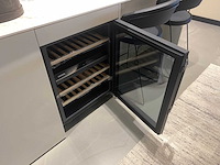 Combinatie van kavels 9 t/m 17 (stosa showroomkeuken met siemens studioline apparatuur) - afbeelding 33 van  43