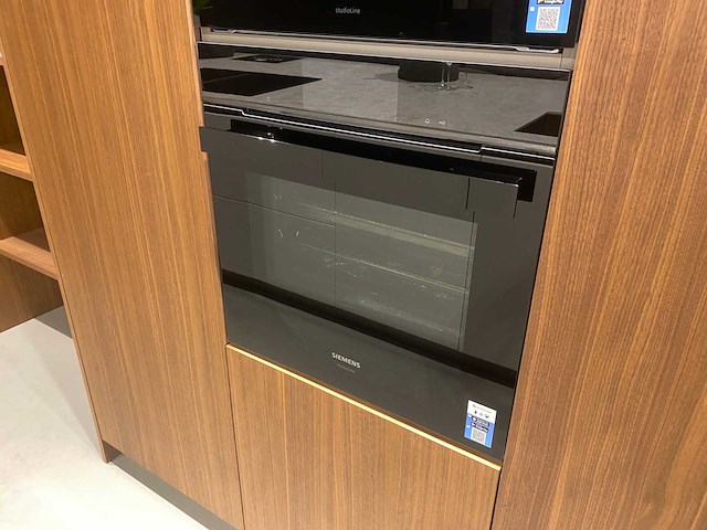 Combinatie van kavels 9 t/m 17 (stosa showroomkeuken met siemens studioline apparatuur) - afbeelding 8 van  43