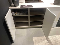 Combinatie van kavels 9 t/m 17 (stosa showroomkeuken met siemens studioline apparatuur) - afbeelding 31 van  43