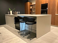 Combinatie van kavels 9 t/m 17 (stosa showroomkeuken met siemens studioline apparatuur) - afbeelding 34 van  43
