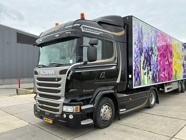 Combinatie vrachtwagen met oplegger - afbeelding 1 van  2