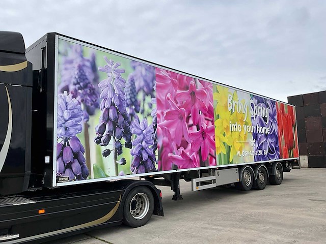 Combinatie vrachtwagen met oplegger - afbeelding 2 van  2