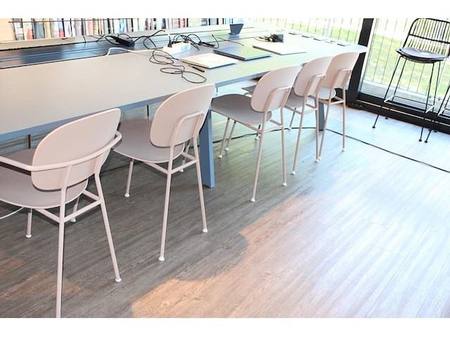 Combinatiekavel van 10 design stoelen tondina by favaretto/partners for infiniti w.v. 2 met armleuningen. k... combinatiekavel - afbeelding 2 van  3