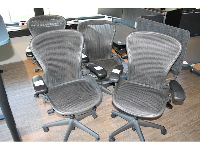 Combinatiekavel van 11 ergonomische bureaustoelen herman miller model aeron medium. kavels c005 en c161 t/m... combinatiekavel - afbeelding 1 van  3