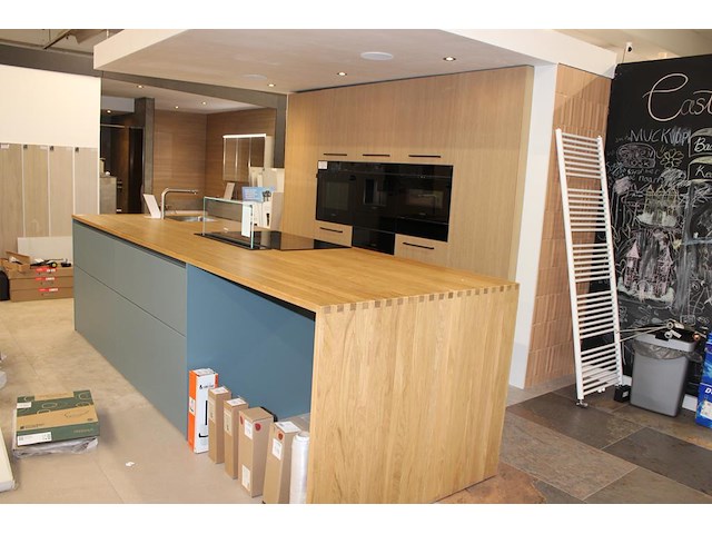 Combinatiekavel van keukenwandopstelling en keukeneiland met luxe inbouwapparatuur. kavels c008 en c009 combinatiekavel - afbeelding 2 van  3