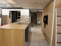Combinatiekavel van keukenwandopstelling en keukeneiland met luxe inbouwapparatuur. kavels c008 en c009 combinatiekavel - afbeelding 3 van  3