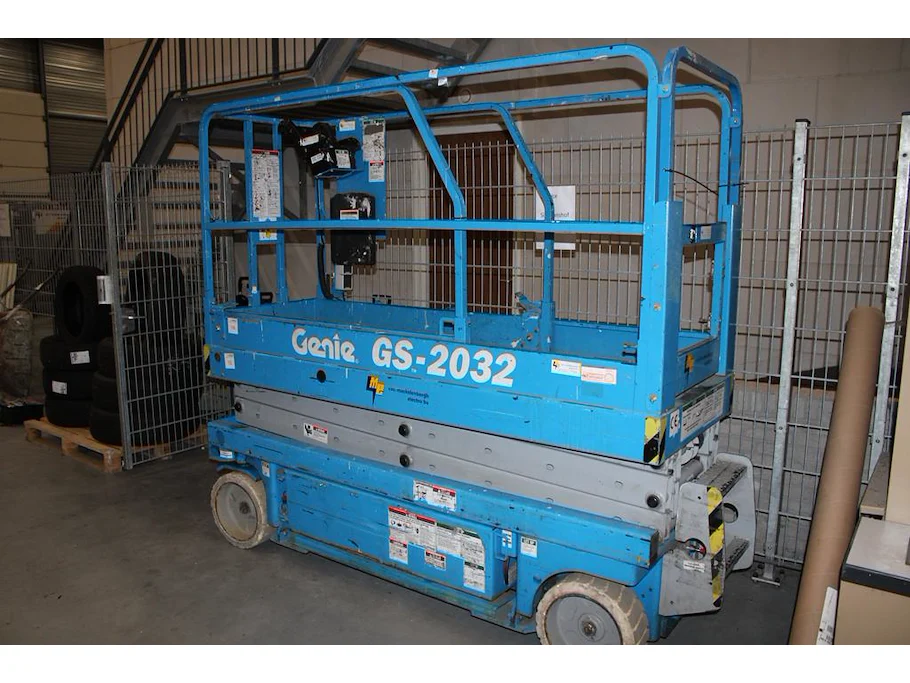 Faillissement van mackelenbergh electro bv 2 kavels m012-m214