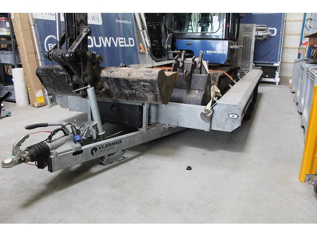 Combinatiekavel van rupsgraafmachine en aanhanger. kavels b001 en b002 combinatiekavel - afbeelding 5 van  5