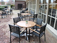 Combinatiekavel van veertien terrastafels met 50 aluminium stoelen, doorsnede tafels 90 cm. kavels k387 en... combinatiekavel - afbeelding 4 van  6