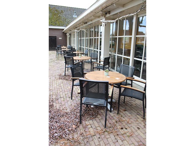Combinatiekavel van veertien terrastafels met 50 aluminium stoelen, doorsnede tafels 90 cm. kavels k387 en... combinatiekavel - afbeelding 5 van  6