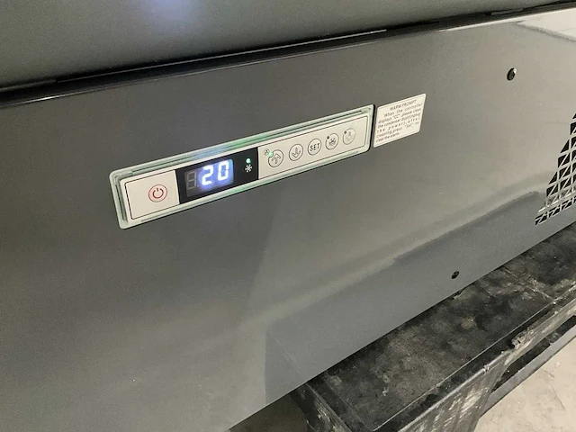 Combisteel - 7455.2700 - presentatie koelvitrine - afbeelding 8 van  11