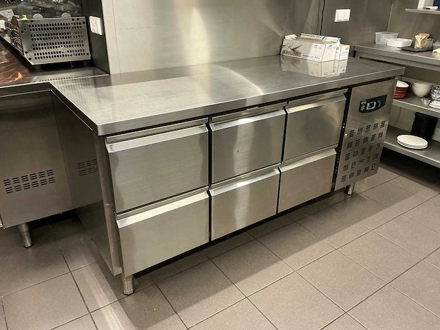 Combisteel - 7950.0230 - 2022 - koelwerkbank - afbeelding 1 van  5