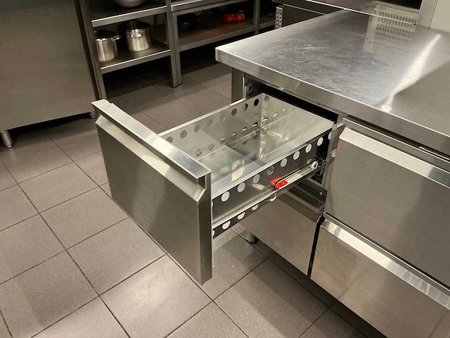 Combisteel - 7950.0230 - koelwerkbank - afbeelding 4 van  5