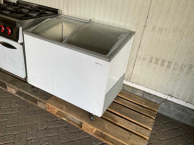 Combisteel syd 310 ma dc vrieskist - afbeelding 1 van  1