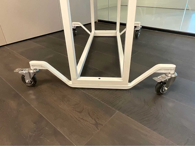 Comfortel dubbelzijdig salon spiegelframe/werkstation - afbeelding 3 van  6