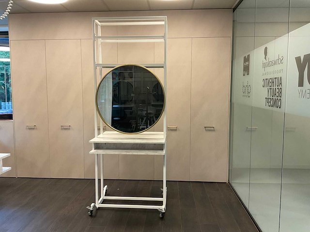 Comfortel dubbelzijdig salon spiegelframe/werkstation - afbeelding 2 van  6