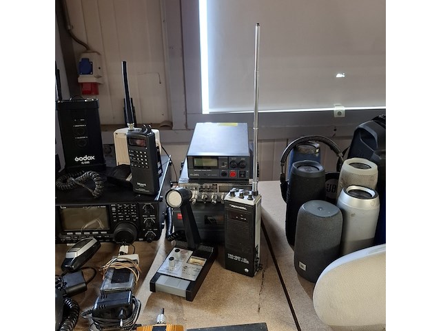 Communicatie en zend apparatuur, uniden/amx/alesis/magnum - afbeelding 4 van  10