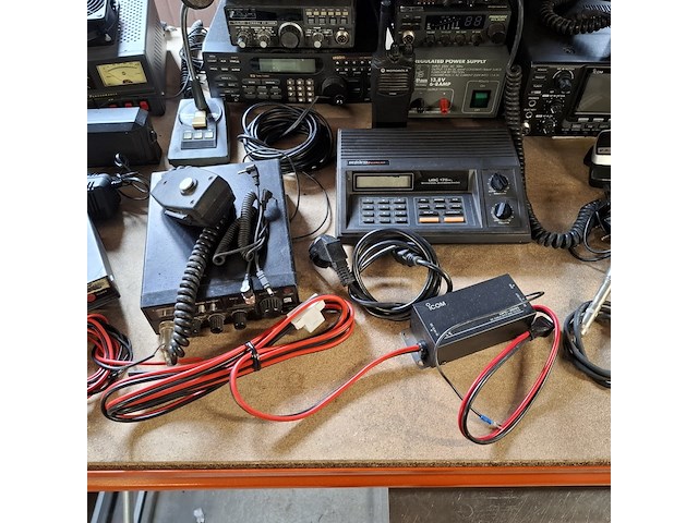 Communicatie en zend apparatuur, uniden/amx/alesis/magnum - afbeelding 8 van  10