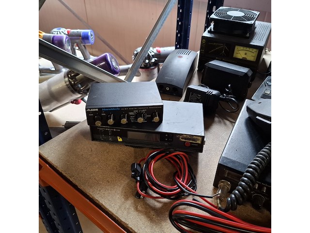 Communicatie en zend apparatuur, uniden/amx/alesis/magnum - afbeelding 10 van  10