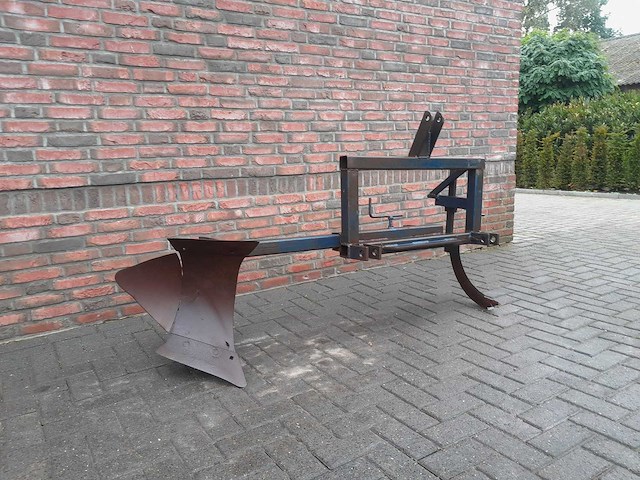 Compacte kuilploeg , kantploeg - afbeelding 1 van  6