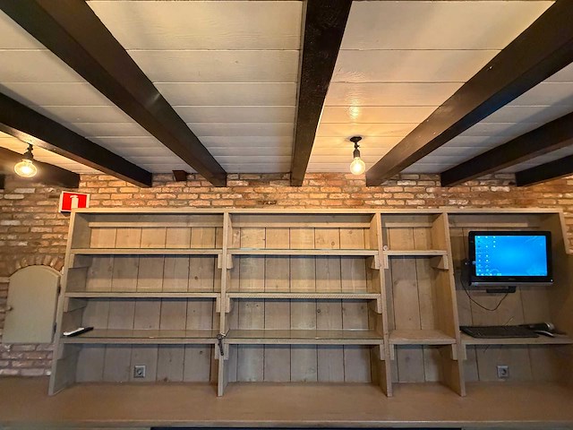 Compleet barmeubel met 2 dubbele tapkranen, achterwand, lekblad, spoelbak, etc. - afbeelding 17 van  19