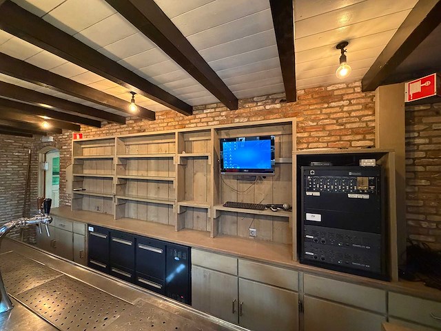 Compleet barmeubel met 2 dubbele tapkranen, achterwand, lekblad, spoelbak, etc. - afbeelding 18 van  19