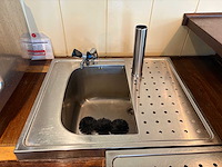 Compleet barmeubel met messing dubbele tapkraan, lekblad. etc. - afbeelding 8 van  10