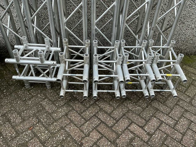 Compleet festival/evenementen podium 11x7x5,5 meter (bxdxh) - afbeelding 20 van  51