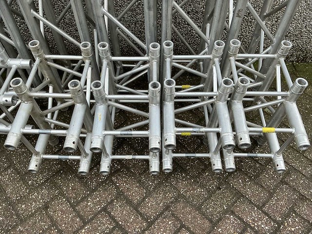 Compleet festival/evenementen podium 11x7x5,5 meter (bxdxh) - afbeelding 21 van  51