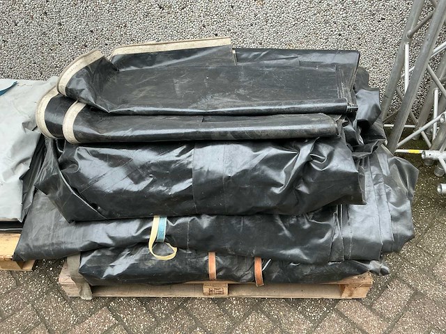 Compleet festival/evenementen podium 11x7x5,5 meter (bxdxh) - afbeelding 32 van  51