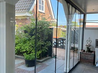 Compleet glazen schuifdeursysteem 3 deurs, veiligheidsglas 10 mm, 2640 mm breed, 3 stuks deuren 900 mm 2100 mm hoog, mat zwart ral 9005 - afbeelding 7 van  13