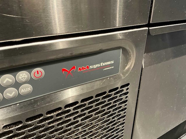 Compleet keukeneiland voorzien van m&a systems onderkoelingen uit 2021 - afbeelding 8 van  9