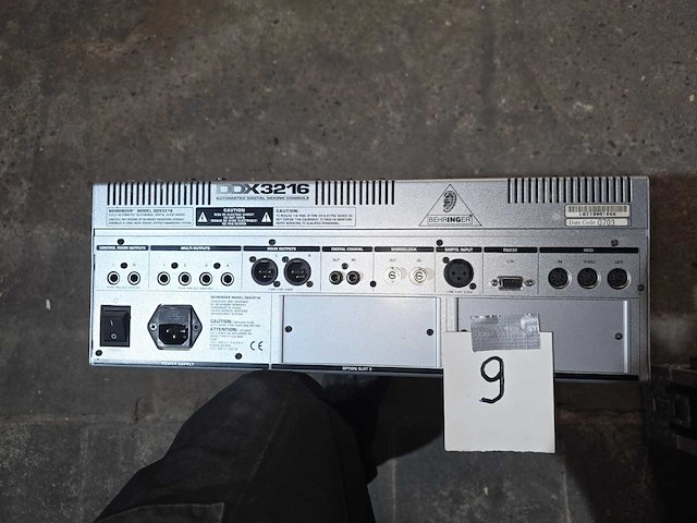 Compleet uitgebreide audio installatie met toebehoren - afbeelding 3 van  64