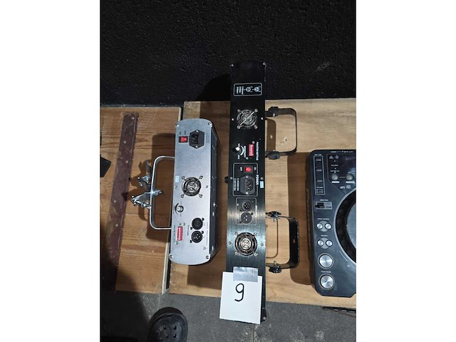 Compleet uitgebreide audio installatie met toebehoren - afbeelding 5 van  64