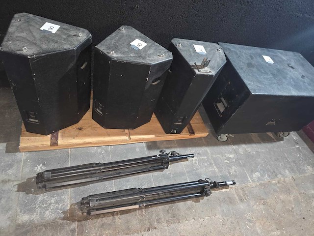 Compleet uitgebreide audio installatie met toebehoren - afbeelding 6 van  64