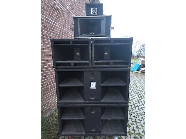 Compleet uitgebreide audio installatie met toebehoren - afbeelding 41 van  64