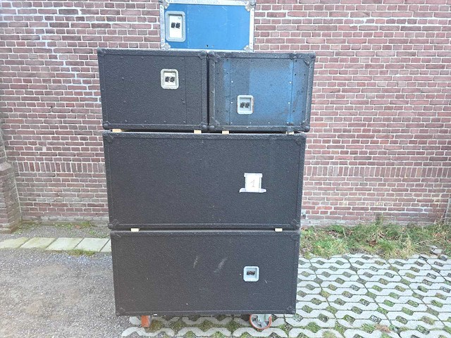 Compleet uitgebreide audio installatie met toebehoren - afbeelding 42 van  64