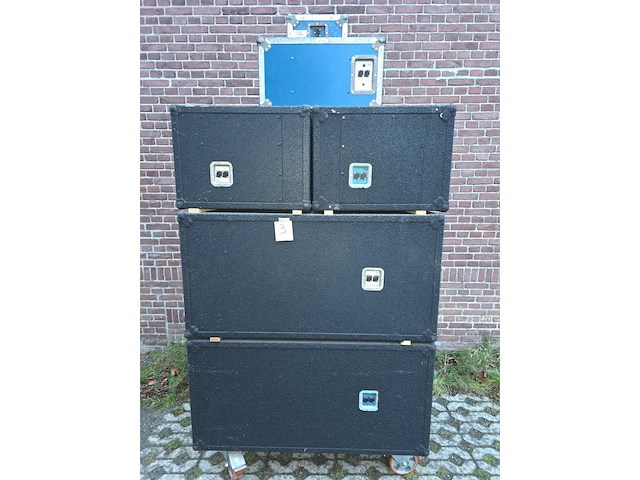 Compleet uitgebreide audio installatie met toebehoren - afbeelding 44 van  64