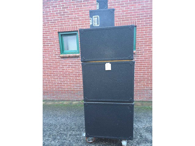 Compleet uitgebreide audio installatie met toebehoren - afbeelding 47 van  64