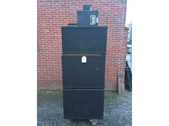 Compleet uitgebreide audio installatie met toebehoren - afbeelding 54 van  64