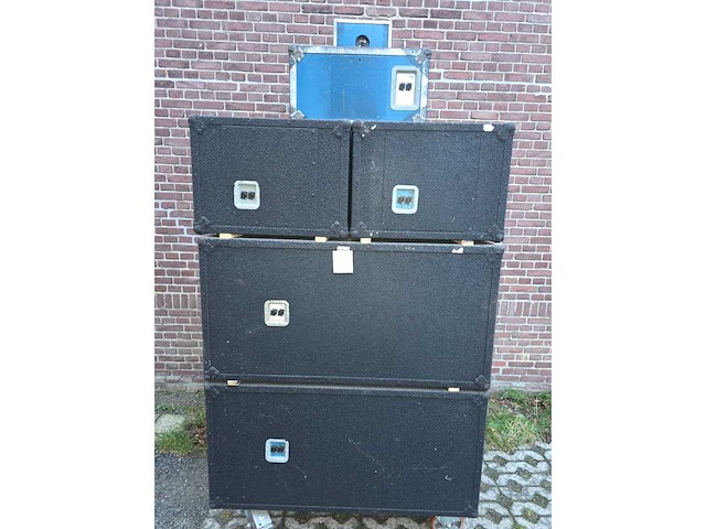 Compleet uitgebreide audio installatie met toebehoren - afbeelding 58 van  64