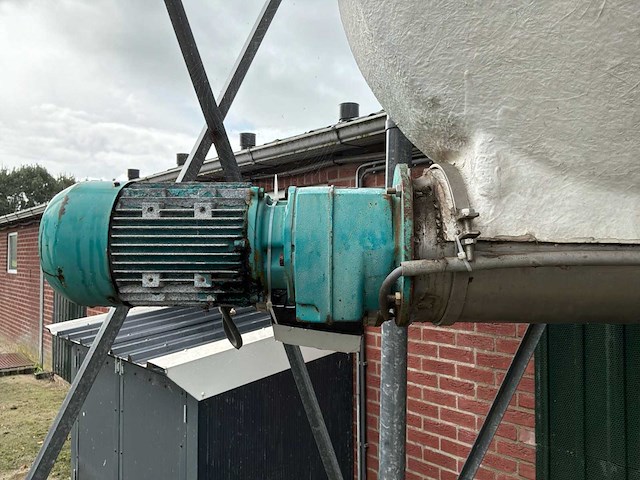 Compleet (varken) stalinrichting 105 x 28 - afbeelding 3 van  4