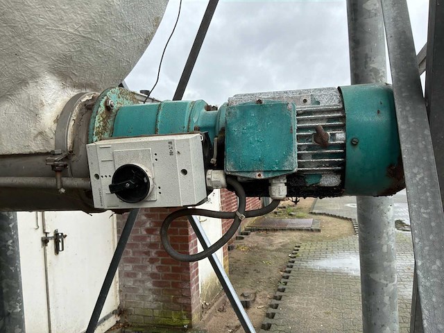 Compleet (varken) stalinrichting 105 x 28 - afbeelding 4 van  4