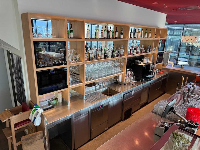 Complete bar achterwand met rvs spoel- en werktafel - afbeelding 1 van  17